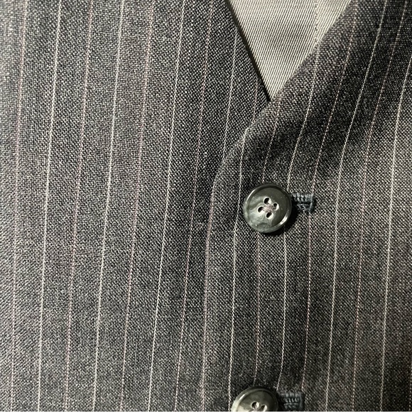 one of a kind bow vest - Picture 4 of 7